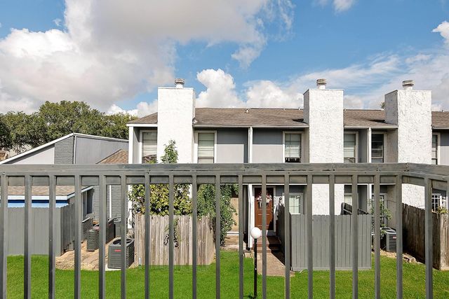 9550 Deering Drive 410, Houston, TX 77036