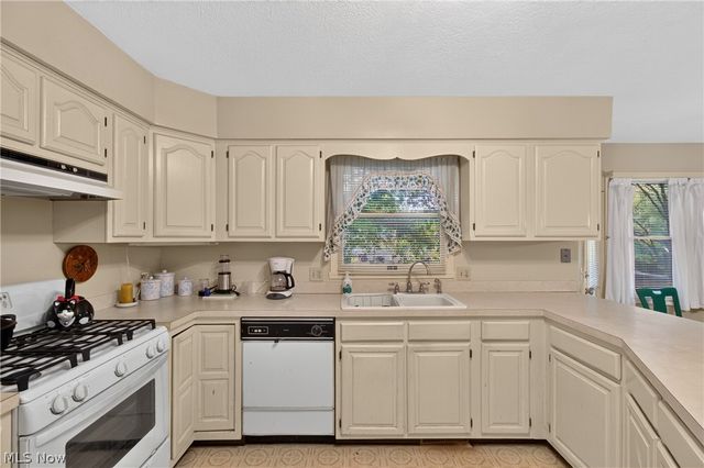 1667 Cadbury Street NW, Massillon, OH 44646
