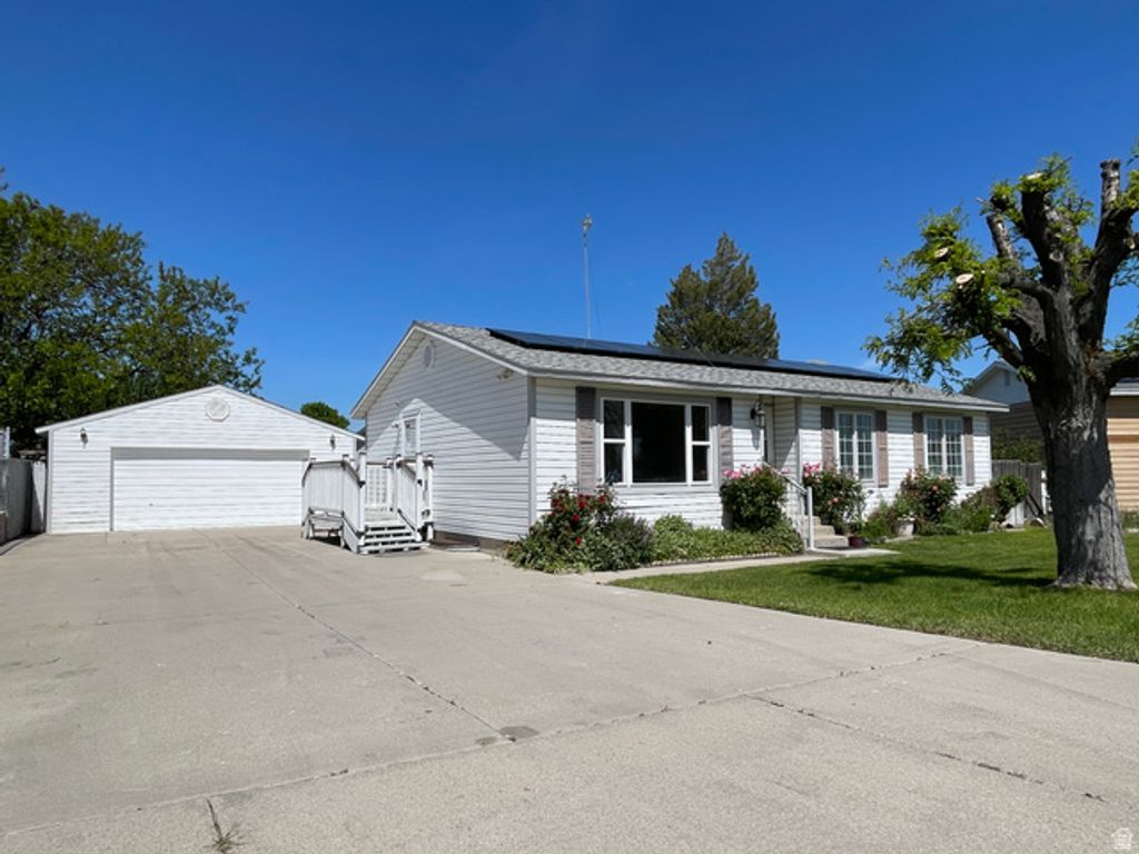 Image 2 of property listing at 3762 S PAINE RD #118, Magna, UT 84044