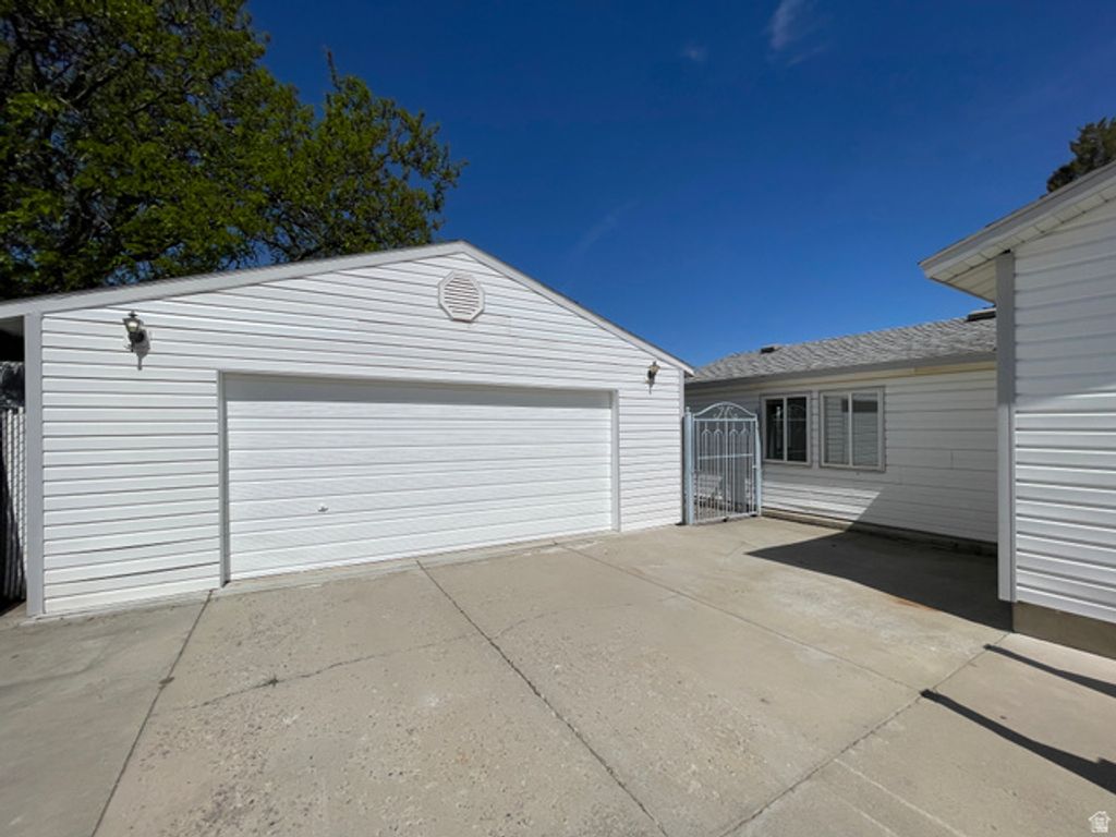 Image 4 of property listing at 3762 S PAINE RD #118, Magna, UT 84044