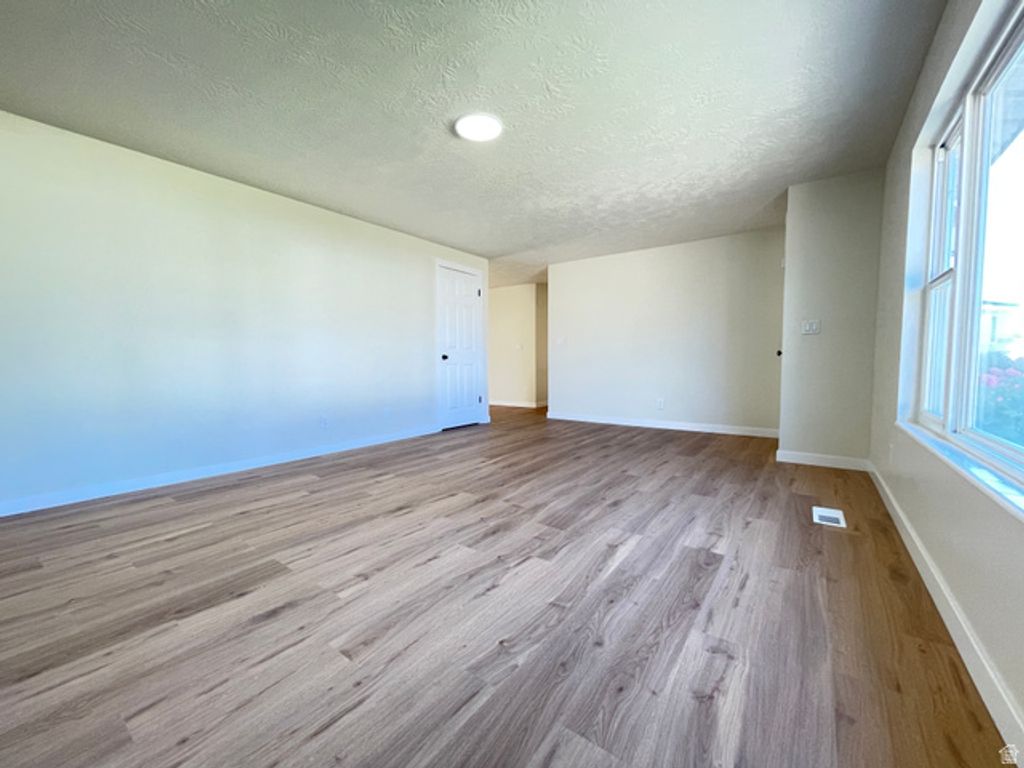 Image 9 of property listing at 3762 S PAINE RD #118, Magna, UT 84044