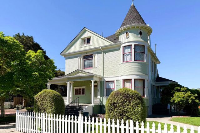 712 West Street, Hollister, CA 95023