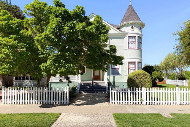 712 West Street, Hollister, CA 95023