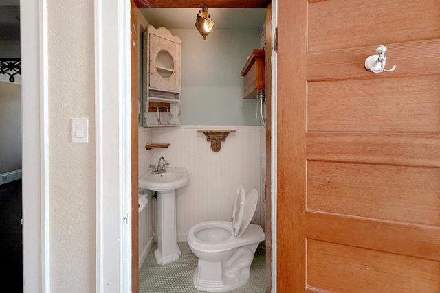 712 West Street, Hollister, CA 95023