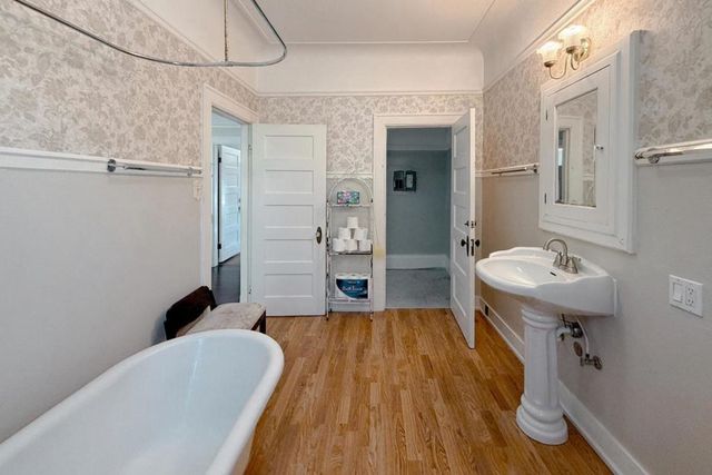 712 West Street, Hollister, CA 95023