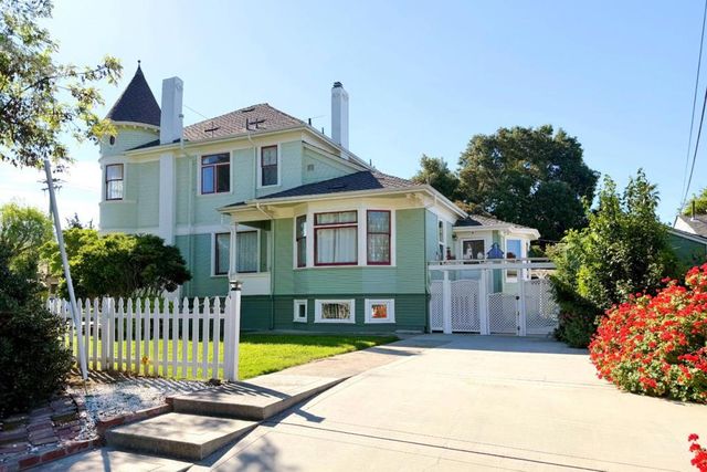 712 West Street, Hollister, CA 95023