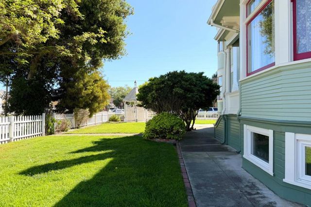 712 West Street, Hollister, CA 95023