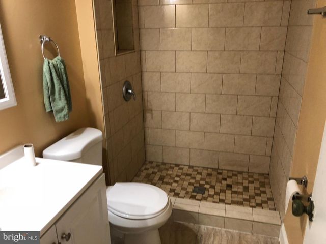 8910 CENTERWAY RD, Gaithersburg, MD 20879