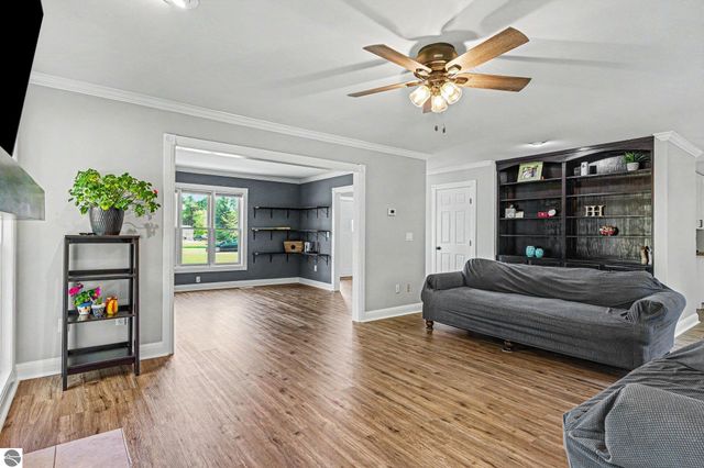 105 W Broomfield Road, Mt Pleasant, MI 48858