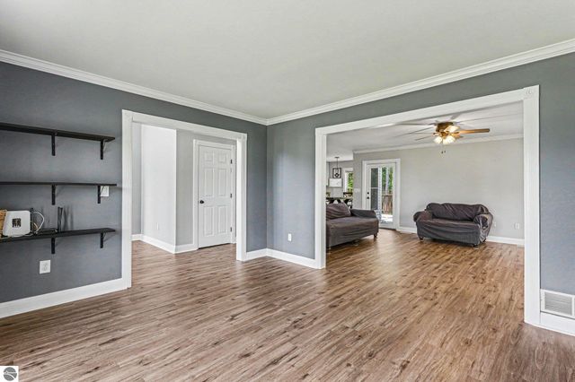 105 W Broomfield Road, Mt Pleasant, MI 48858