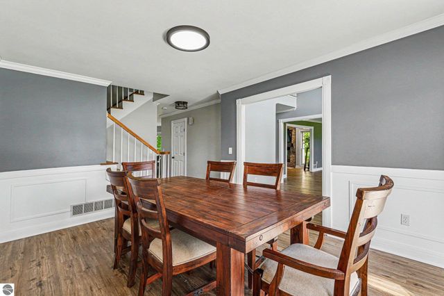 105 W Broomfield Road, Mt Pleasant, MI 48858
