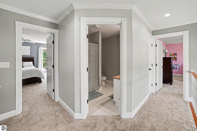 105 W Broomfield Road, Mt Pleasant, MI 48858