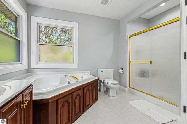 105 W Broomfield Road, Mt Pleasant, MI 48858