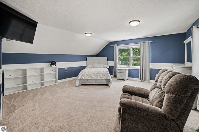 105 W Broomfield Road, Mt Pleasant, MI 48858