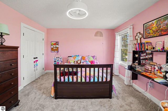 105 W Broomfield Road, Mt Pleasant, MI 48858