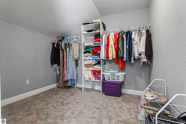 105 W Broomfield Road, Mt Pleasant, MI 48858