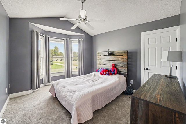 105 W Broomfield Road, Mt Pleasant, MI 48858