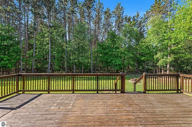 105 W Broomfield Road, Mt Pleasant, MI 48858