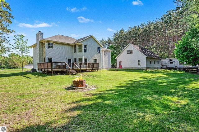 105 W Broomfield Road, Mt Pleasant, MI 48858