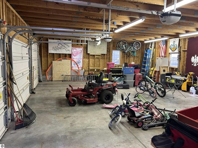 105 W Broomfield Road, Mt Pleasant, MI 48858