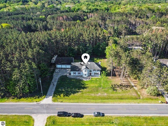 105 W Broomfield Road, Mt Pleasant, MI 48858