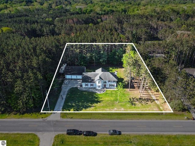 105 W Broomfield Road, Mt Pleasant, MI 48858