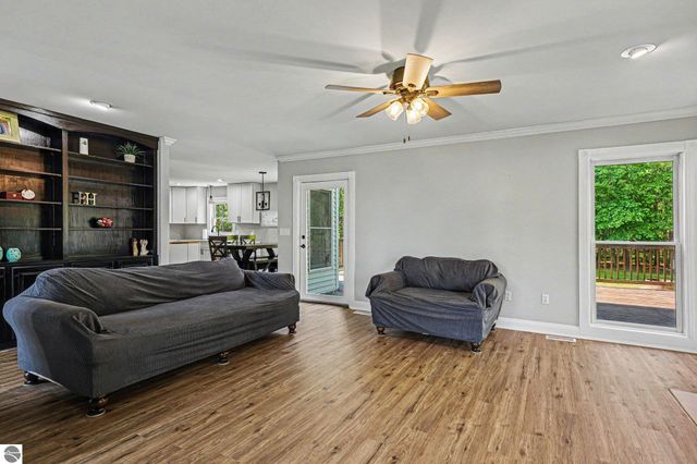 105 W Broomfield Road, Mt Pleasant, MI 48858