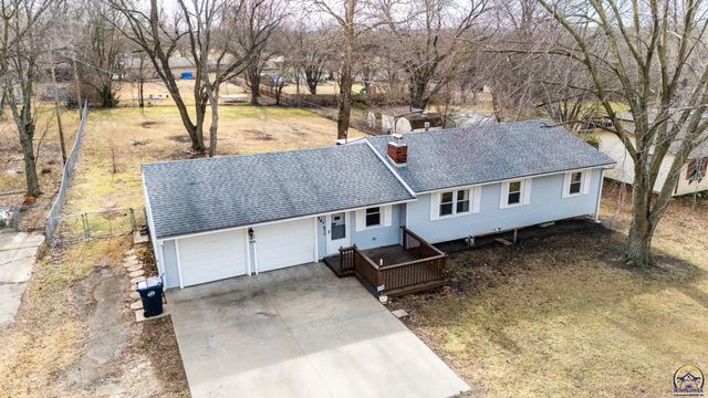 341 NE Monhollon DR, Topeka, KS 66617