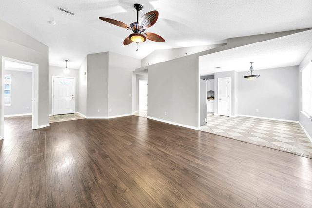 406 Hatchee Drive Drive, Crestview, FL 32536