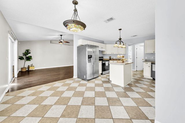 406 Hatchee Drive Drive, Crestview, FL 32536