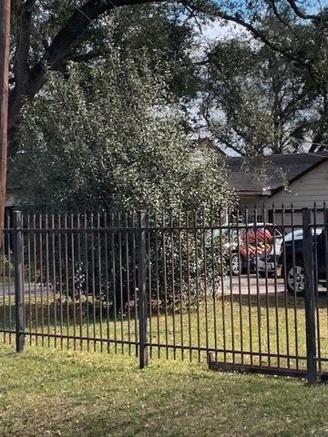 2722 E Almeda Genoa Road E, Houston, TX 77047