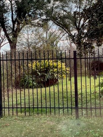 2722 E Almeda Genoa Road E, Houston, TX 77047