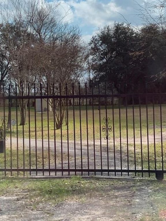 2722 E Almeda Genoa Road E, Houston, TX 77047