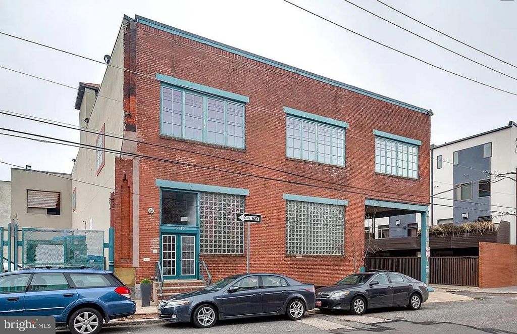 314-18 BROWN ST #B2, PHILADELPHIA, PA 19123 — exterior