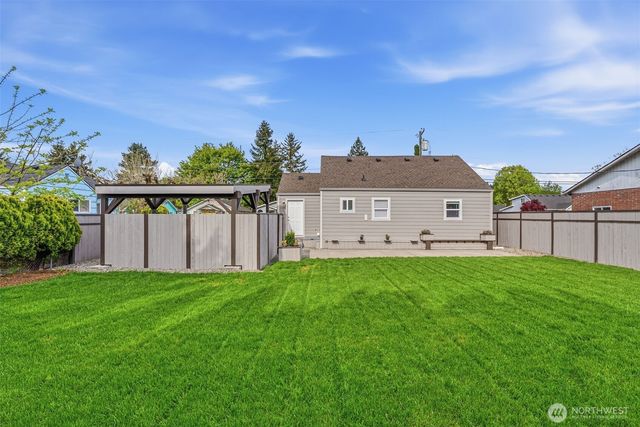1116 3rd Avenue N, Kelso, WA 98626