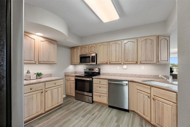 6085 BAHIA DEL MAR CIRCLE 272, St Petersburg, FL 33715