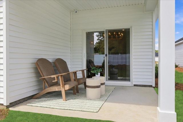 74 Hunting Pl, Georgetown, SC 29440