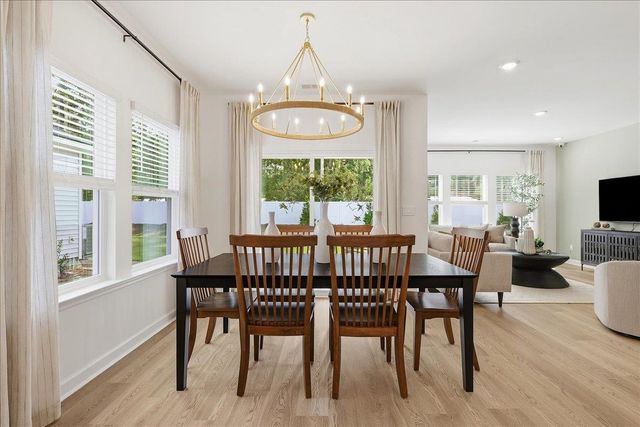 74 Hunting Pl, Georgetown, SC 29440