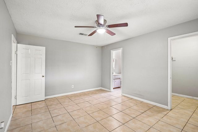 4202 Townes Forest Road, Friendswood, TX 77546