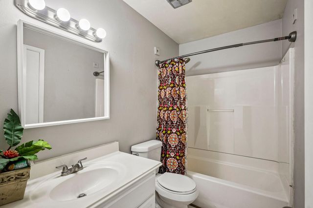 4202 Townes Forest Road, Friendswood, TX 77546