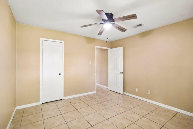4202 Townes Forest Road, Friendswood, TX 77546