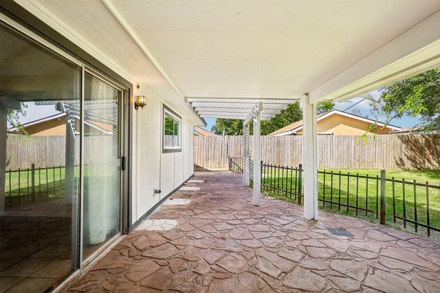 4202 Townes Forest Road, Friendswood, TX 77546
