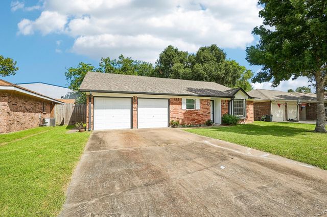 4202 Townes Forest Road, Friendswood, TX 77546