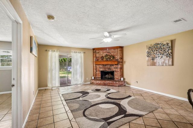 4202 Townes Forest Road, Friendswood, TX 77546