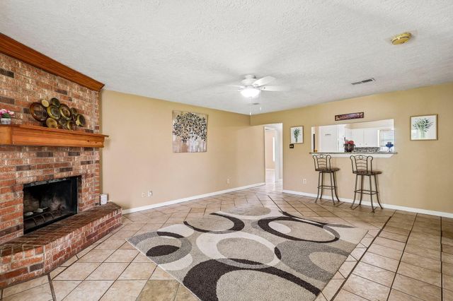 4202 Townes Forest Road, Friendswood, TX 77546