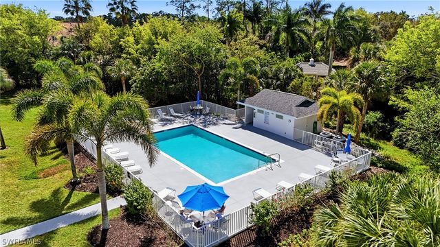 1140 Sarah Jean CIR C-205, Naples, FL 34110