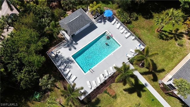 1140 Sarah Jean CIR C-205, Naples, FL 34110