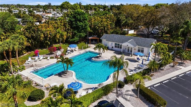 1140 Sarah Jean CIR C-205, Naples, FL 34110