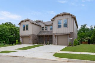 400-402 Trailhead Lane, Denton, TX 76205
