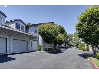 7509 Ne VANCOUVER MALL Dr D16, Vancouver, WA 98662